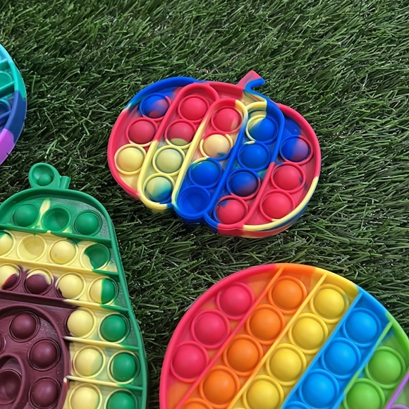 Fidget - Sensory Push Pop Toys - set of 11 - Medium size - Picture 8 of 13